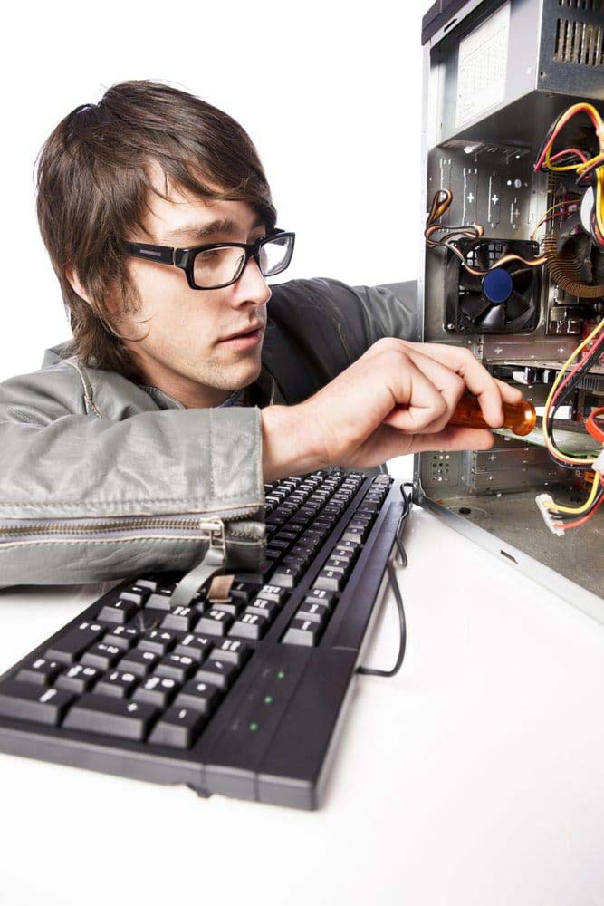 Мастер по ремонту компьютеров в Шушарах