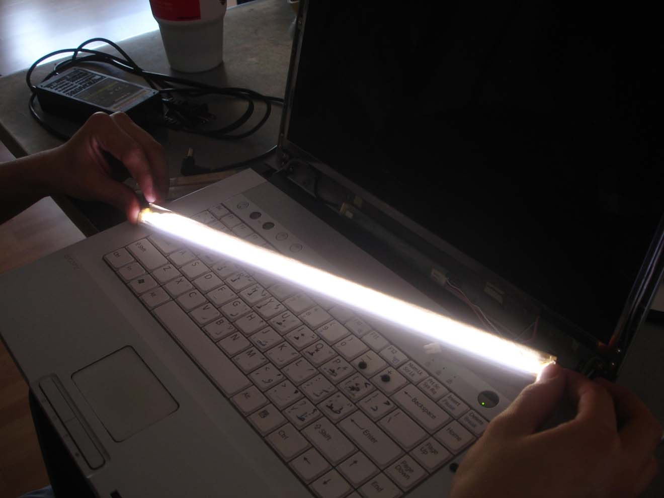 Замена и ремонт подсветки экрана ноутбука в Шушарах